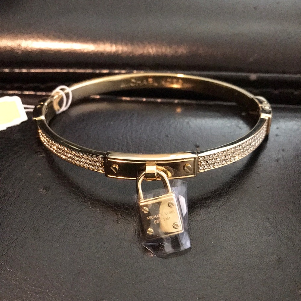 Michaels Kohl’s gold bangle bracelet